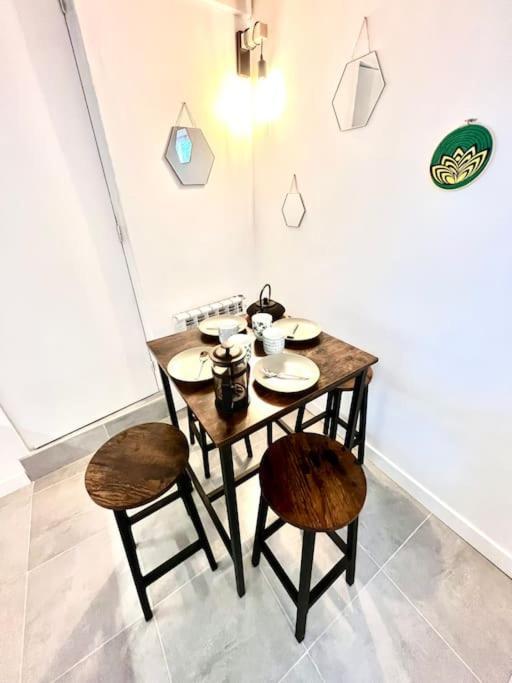 Jolie Mini Maison Lovely Tiny House Vitry-sur-Seine Buitenkant foto