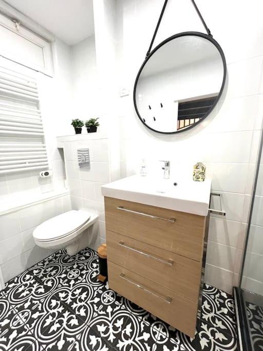 Jolie Mini Maison Lovely Tiny House Vitry-sur-Seine Buitenkant foto